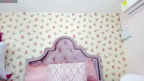 Snapshot of watson_crystal00 chatting on 15, 6, 2026 Milf Latina online show from 15, 6, 2026