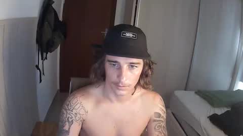 Snapshot of wave_boyy chatting on 16, 4, 2026 wave_boyy online show from 16, 4, 2026