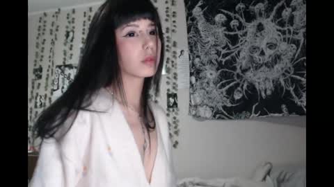 Snapshot of wavy_nights chatting on 11, 5, 2026 Mina online show from 11, 5, 2026