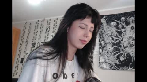 Snapshot of wavy_nights chatting on 16, 5, 2026 Mina online show from 16, 5, 2026