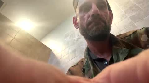 Snapshot of waynedangle chatting on 28, 3, 2026 Mike Hunt online show from 28, 3, 2026