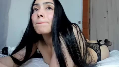 Snapshot of we_we77 chatting on 13, 11, 2025 we_we77 online show from 13, 11, 2025