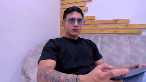 Jhonny Dick  his neighbors. online show from 18, 9, 2025