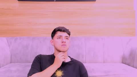 Snapshot of web_gammer_ chatting on 5, 3, 2026 Jhonny Dick his neighbors. online show from 5, 3, 2026