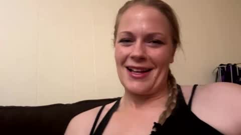 Snapshot of webcumcouple chatting on 15, 5, 2026 HayleyJay online show from 15, 5, 2026