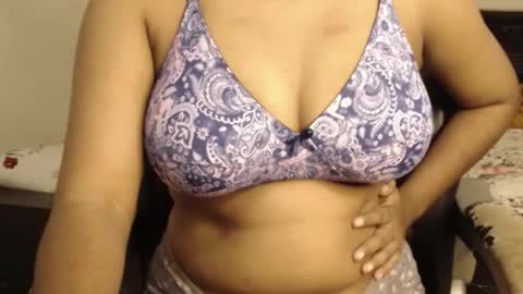 Snapshot of webshowxxx chatting on 31, 10, 2025 mina online show from 31, 10, 2025