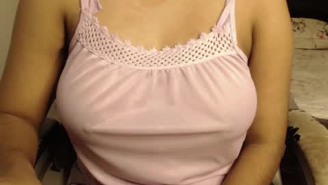 Snapshot of webshowxxx chatting on 18, 11, 2025 mina online show from 18, 11, 2025