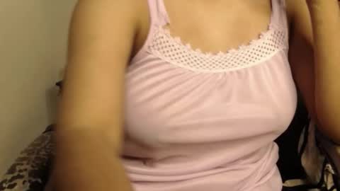 Snapshot of webshowxxx chatting on 18, 11, 2025 mina online show from 18, 11, 2025