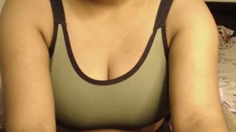 Snapshot of webshowxxx chatting on 30, 11, 2025 mina online show from 30, 11, 2025