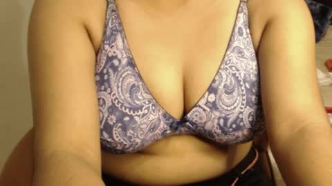 mina online show from 16, 4, 2026