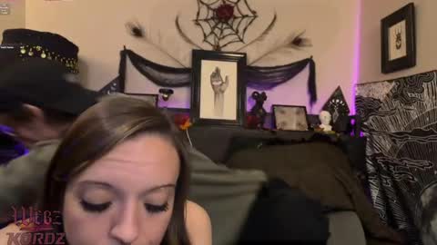 Snapshot of webz_and_kordz chatting on 12, 4, 2026 WebzKordz online show from 12, 4, 2026