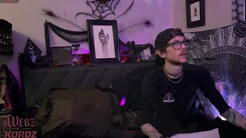 Snapshot of webz_and_kordz chatting on 26, 4, 2026 WebzKordz online show from 26, 4, 2026