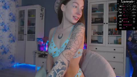 Snapshot of weed_princesss chatting on 10, 1, 2025 moon online show from 10, 1, 2025