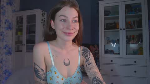 Snapshot of weed_princesss chatting on 1, 2, 2025 moon online show from 1, 2, 2025