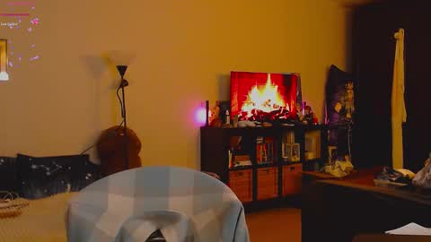 Snapshot of weed_princesss chatting on 31, 10, 2025 moon online show from 31, 10, 2025