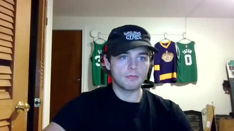 Snapshot of weenskir chatting on 18, 4, 2026 weenskir online show from 18, 4, 2026