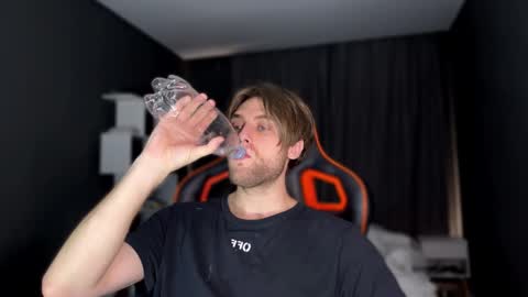 Snapshot of wellidonehere chatting on 2, 11, 2025 wellidonehere online show from 2, 11, 2025