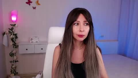 Wendi Foster online show from 25, 2, 2025