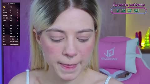 Snapshot of wendylovelylovew chatting on 6, 4, 2026 Wendy online show from 6, 4, 2026