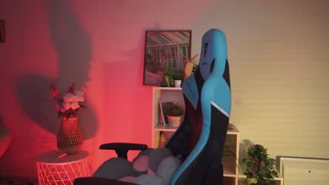 little girl who is always rightLisa online show from 5, 1, 2025