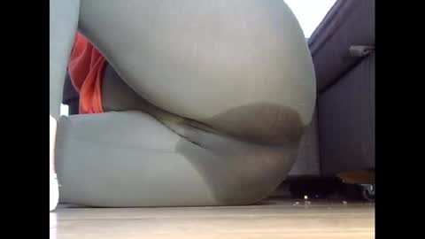 wet_pants2022 online show from 10, 3, 2025