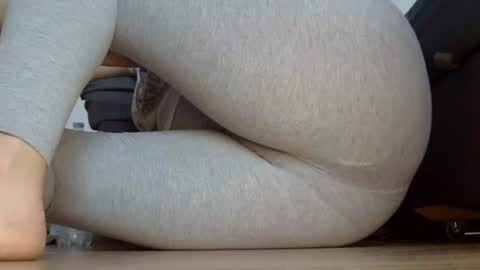 wet_pants2022 online show from 24, 10, 2025