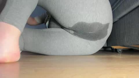 Snapshot of wet_pants2022 chatting on 9, 5, 2026 wet_pants2022 online show from 9, 5, 2026