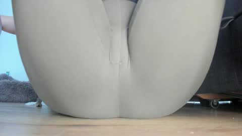 Snapshot of wet_pants2022 chatting on 19, 5, 2026 wet_pants2022 online show from 19, 5, 2026
