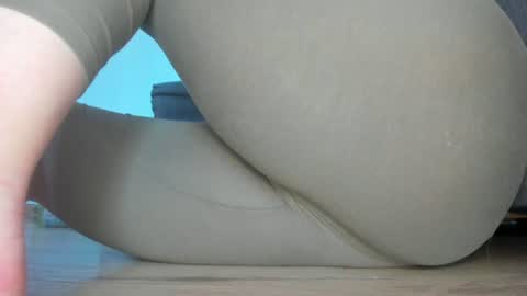 Snapshot of wet_pants2022 chatting on 8, 7, 2026 wet_pants2022 online show from 8, 7, 2026