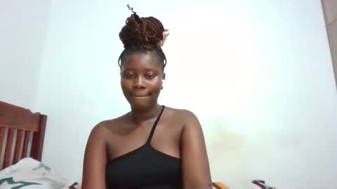 Snapshot of wet_pussieyy chatting on 9, 3, 2026 wet_pussieyy online show from 9, 3, 2026