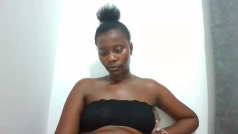 Snapshot of wet_pussieyy chatting on 31, 3, 2026 wet_pussieyy online show from 31, 3, 2026