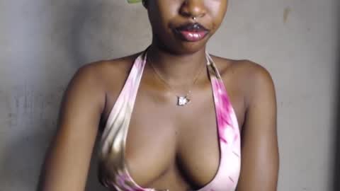 Snapshot of wet_pussy200 chatting on 2, 6, 2026 Bella online show from 2, 6, 2026