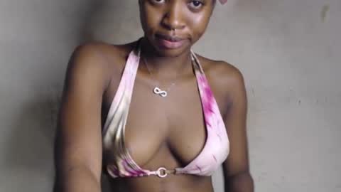 Snapshot of wet_pussy200 chatting on 8, 6, 2026 Bella online show from 8, 6, 2026