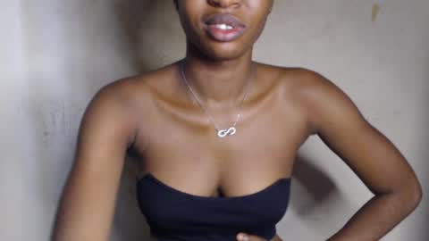 Snapshot of wet_pussy200 chatting on 14, 6, 2026 Bella online show from 14, 6, 2026