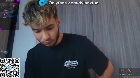 Mia and Dylan online show from 25, 11, 2025