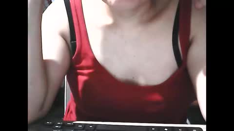 Snapshot of wethornypussy4u chatting on 14, 12, 2025 wethornypussy4u online show from 14, 12, 2025