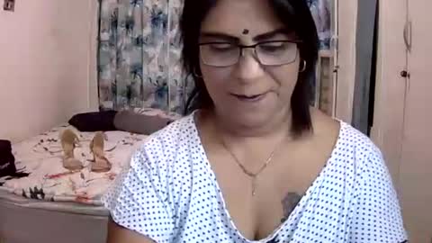 Snapshot of wetindian1971 chatting on 27, 4, 2026 kavita online show from 27, 4, 2026