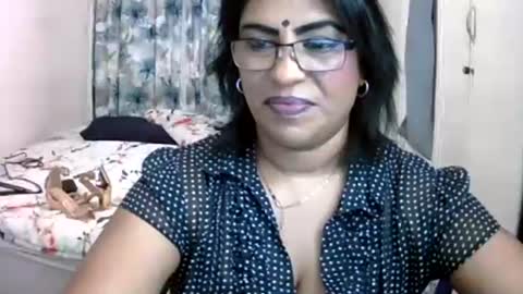 Snapshot of wetindian1971 chatting on 29, 4, 2026 kavita online show from 29, 4, 2026