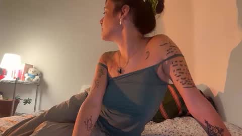 Snapshot of wetoohotties chatting on 21, 5, 2026 Sweet but .... online show from 21, 5, 2026