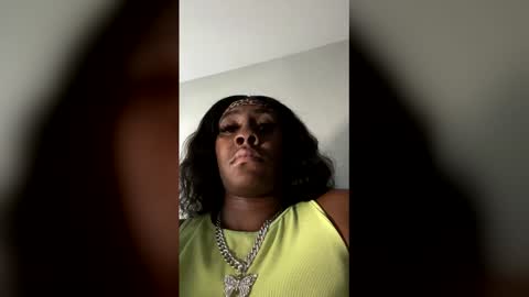 Snapshot of wettpussy_pebbles chatting on 13, 4, 2026 Foreignthababyy online show from 13, 4, 2026