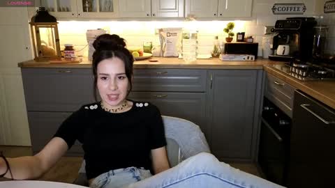 Victoria Maria online show from 22, 1, 2025