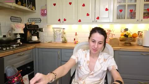 Victoria Maria online show from 7, 2, 2026