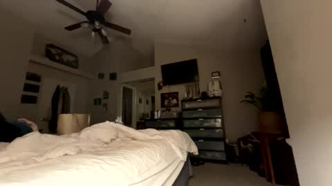 Whisper online show from 2, 11, 2025