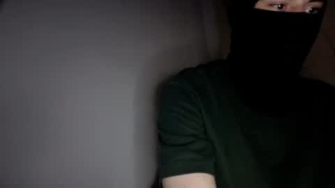 whispero_o online show from 16, 11, 2025