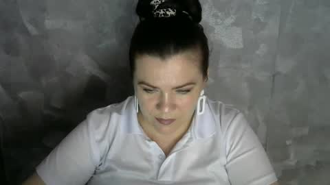 white__queen_ online show from 15, 6, 2026