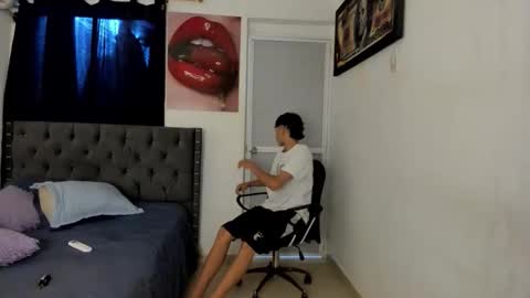 Snapshot of white_master444 chatting on 18, 4, 2026 white online show from 18, 4, 2026