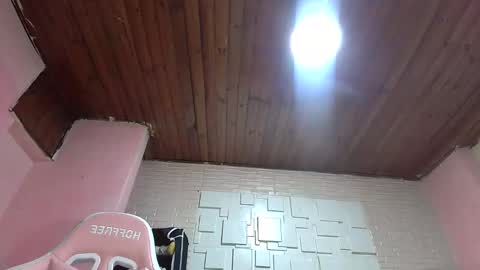 white_sexy_ online show from 5, 3, 2025