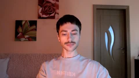 Snapshot of white_sport chatting on 14, 12, 2025 Tom online show from 14, 12, 2025