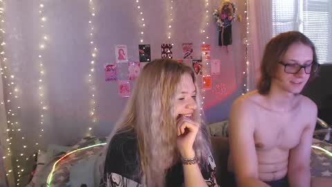 Snapshot of white_truffle chatting on 18, 4, 2026 Melania and Mikey online show from 18, 4, 2026