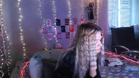 Snapshot of white_truffle chatting on 27, 4, 2026 Melania and Mikey online show from 27, 4, 2026